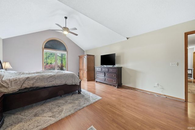 2204 Cedarwood Way, Fort Wayne, IN 46804