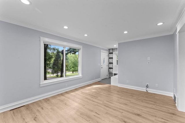 4031 Victoria Street, Minnetonka, MN 55345