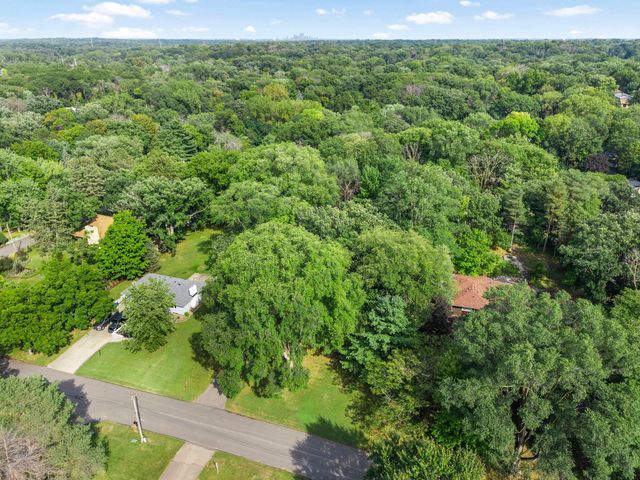 4031 Victoria Street, Minnetonka, MN 55345