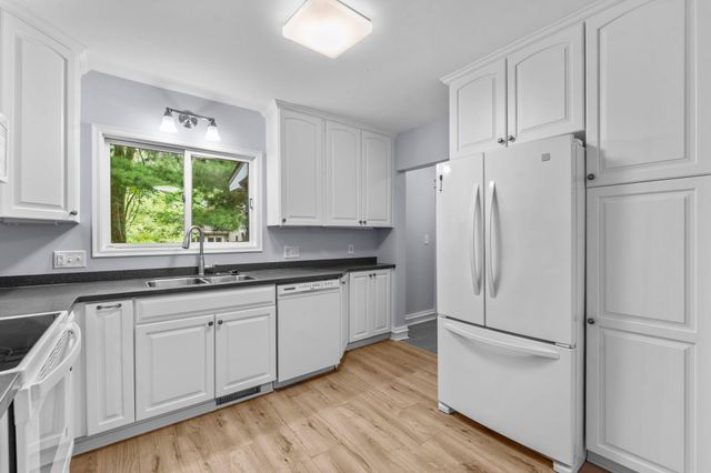 4031 Victoria Street, Minnetonka, MN 55345