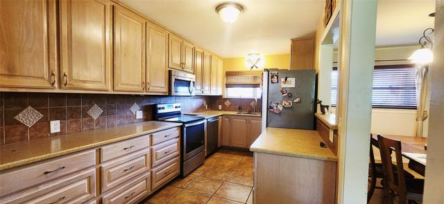 1735 W 10th Street, Freeport, TX 77541