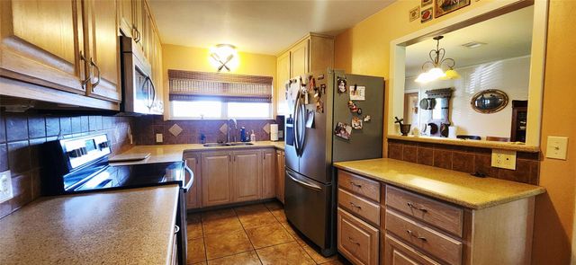 1735 W 10th Street, Freeport, TX 77541