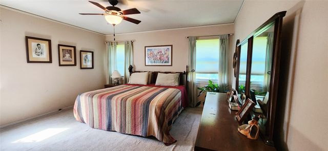 1735 W 10th Street, Freeport, TX 77541