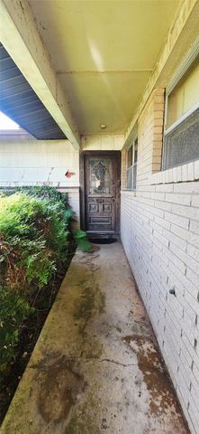 1735 W 10th Street, Freeport, TX 77541