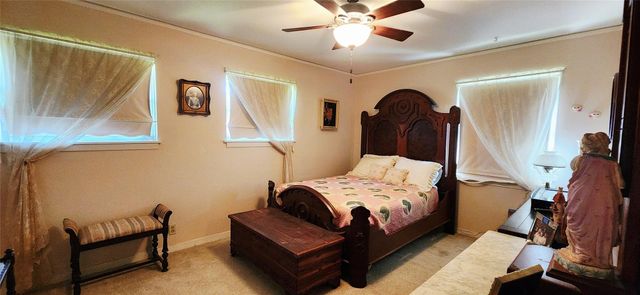 1735 W 10th Street, Freeport, TX 77541