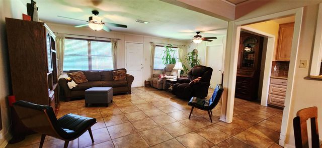1735 W 10th Street, Freeport, TX 77541