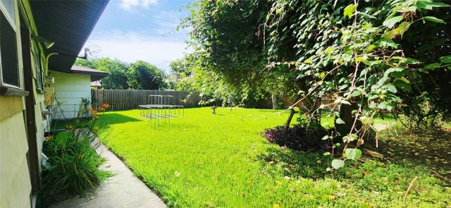 1735 W 10th Street, Freeport, TX 77541