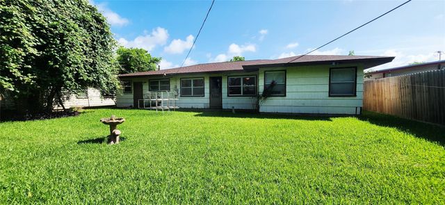1735 W 10th Street, Freeport, TX 77541