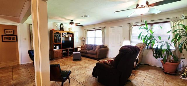 1735 W 10th Street, Freeport, TX 77541