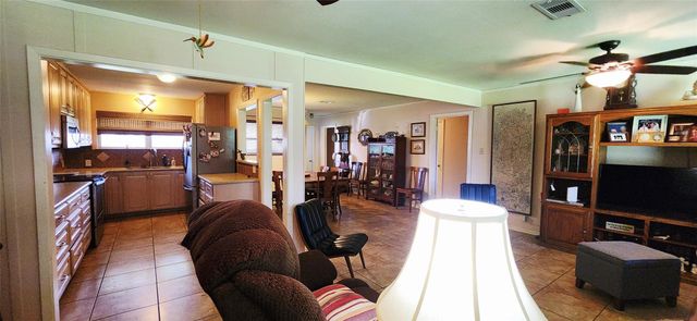 1735 W 10th Street, Freeport, TX 77541