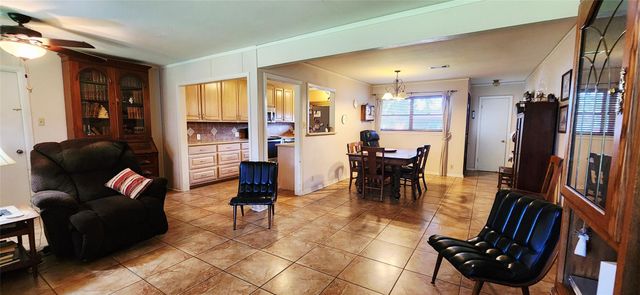 1735 W 10th Street, Freeport, TX 77541