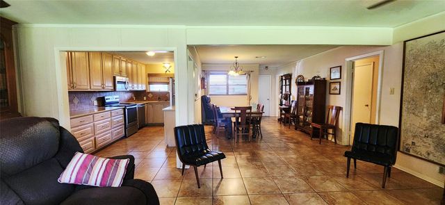 1735 W 10th Street, Freeport, TX 77541