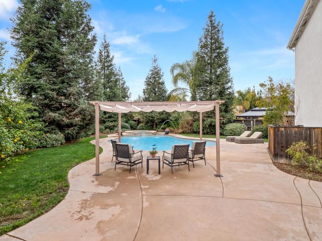 3664 Serena Avenue, Clovis, CA 93619