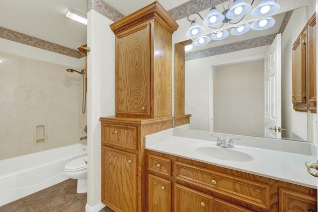 1000 BAMC DR, Canyon Lake, TX 78133