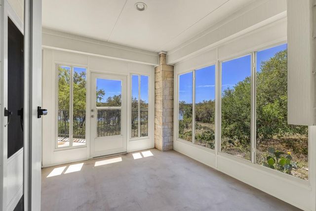 1000 BAMC DR, Canyon Lake, TX 78133