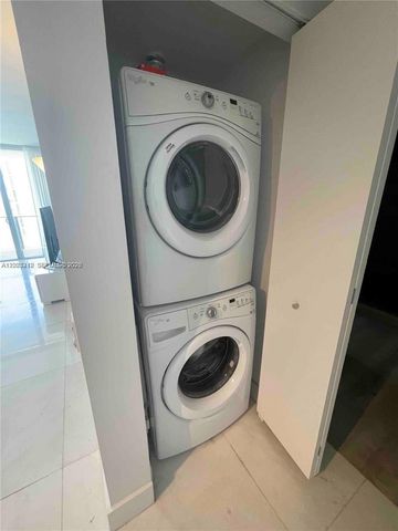 1300 Brickell Bay Dr 2304, Miami, FL 33131