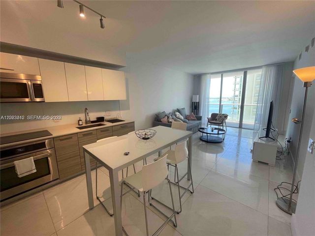 1300 Brickell Bay Dr 2304, Miami, FL 33131