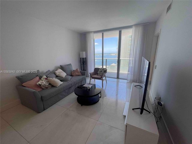 1300 Brickell Bay Dr 2304, Miami, FL 33131