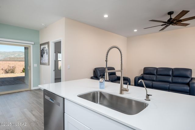 14029 E Crotalus Way, Vail, AZ 85641