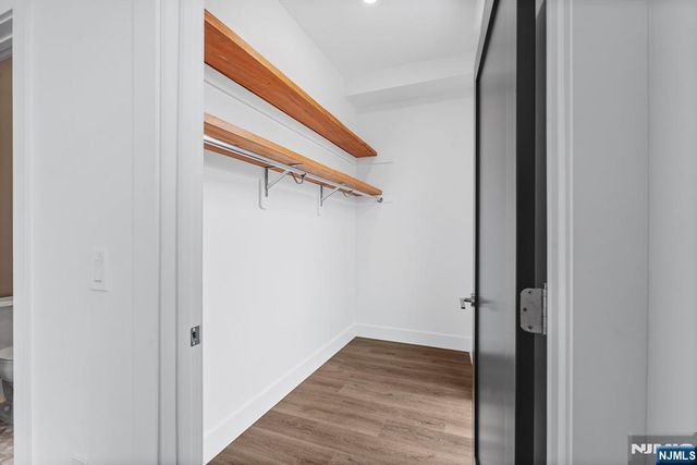 21 Lincoln Park 203, Newark, NJ 07102