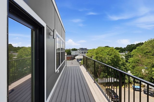 421 High St 306, Medford, MA 02155
