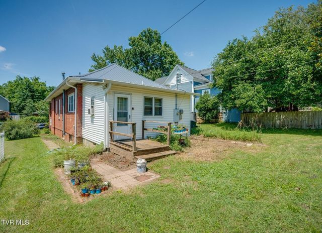 313 West Pine Street, Johnson City, TN 37604