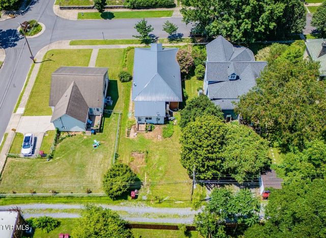 313 West Pine Street, Johnson City, TN 37604
