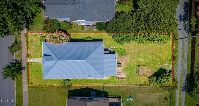 313 West Pine Street, Johnson City, TN 37604