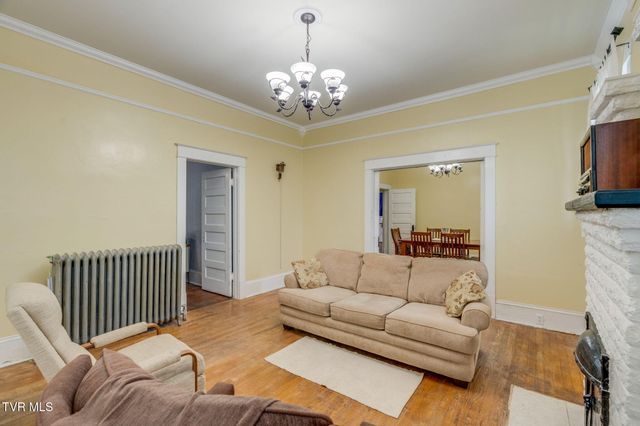313 West Pine Street, Johnson City, TN 37604
