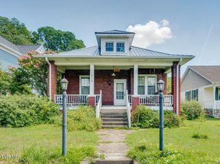 313 West Pine Street, Johnson City, TN 37604