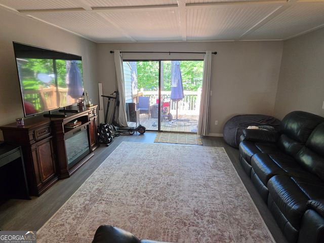 102 Oak Place, Villa Rica, GA 30180