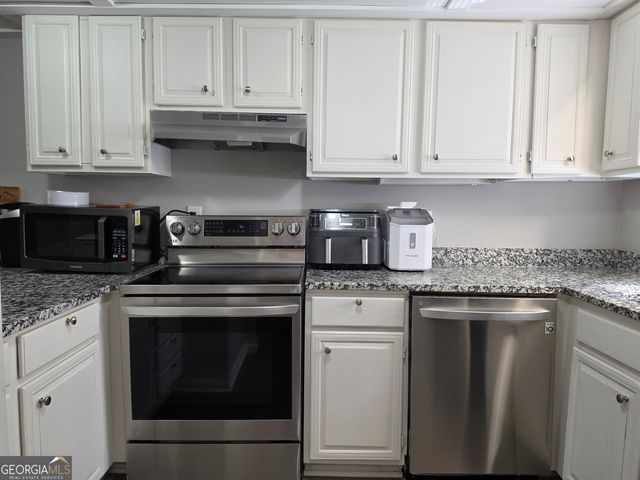 102 Oak Place, Villa Rica, GA 30180