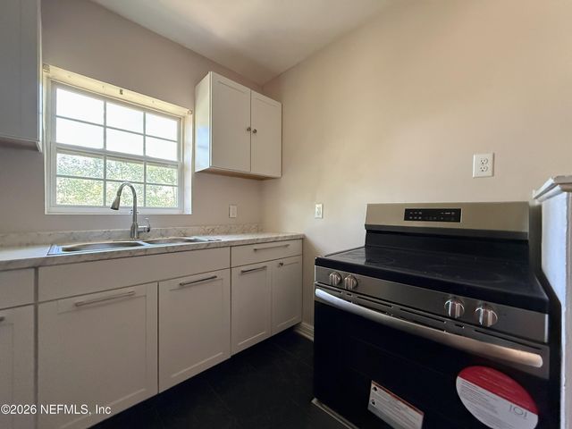1557 INGLESIDE Avenue 3, Jacksonville, FL 32205