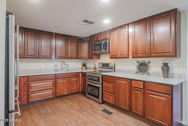 1637 W TIERRA BUENA Lane W, Phoenix, AZ 85023