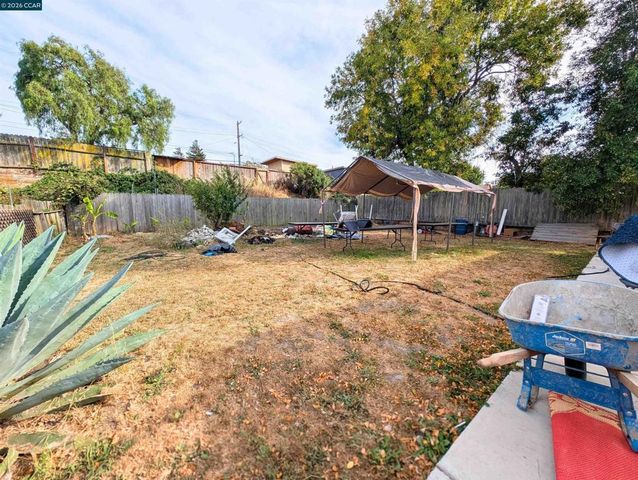 1238 Frances Rd, San Pablo, CA 94806