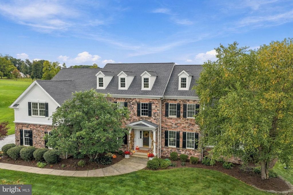 207 CHANDLER WAY, PERKASIE, PA 18944 — exterior