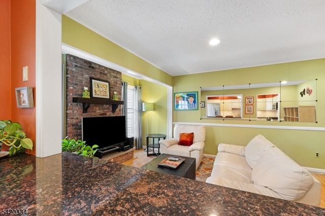 54 Wexford Dr, Mendham Boro, NJ 07945