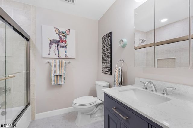 54 Wexford Dr, Mendham Boro, NJ 07945