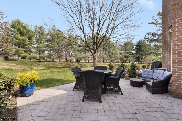 54 Wexford Dr, Mendham Boro, NJ 07945