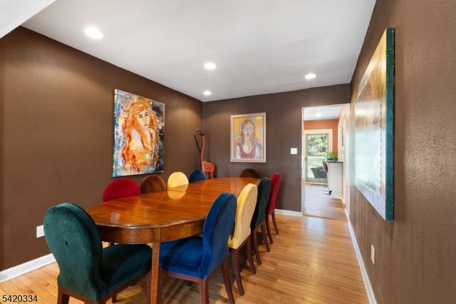 54 Wexford Dr, Mendham Boro, NJ 07945