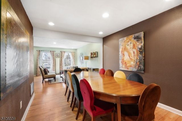 54 Wexford Dr, Mendham Boro, NJ 07945