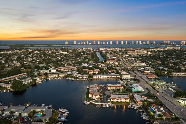 313 Lake Circle 212, North Palm Beach, FL 33408