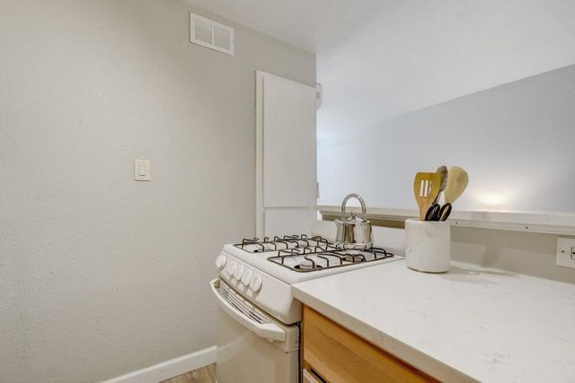 1111 W 10th ST 106, Austin, TX 78703