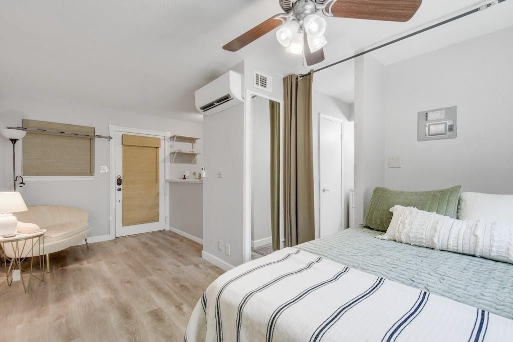 1111 W 10th ST 106, Austin, TX 78703