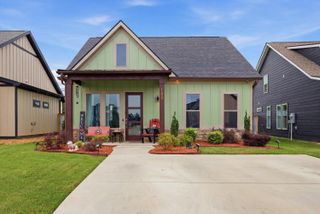 105 Idle Place Circle, Rossville, GA 30741