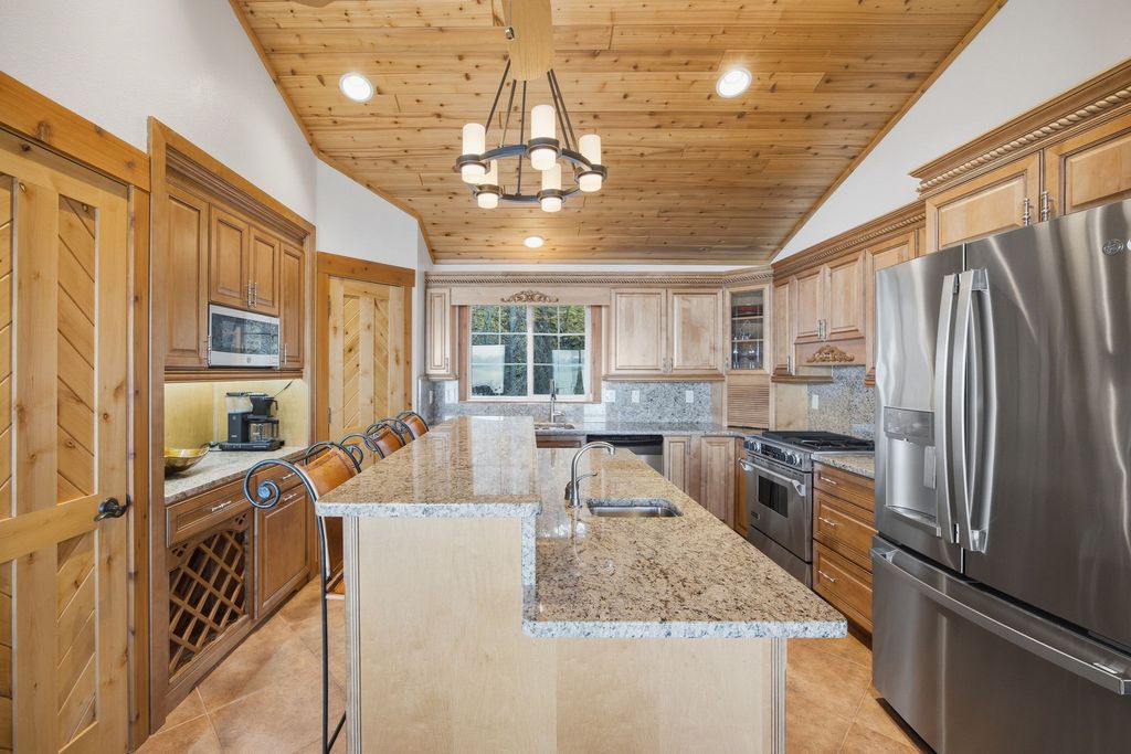 19234 Johns Lakeshore Drive, Lakeside, MT 59922 photo 21