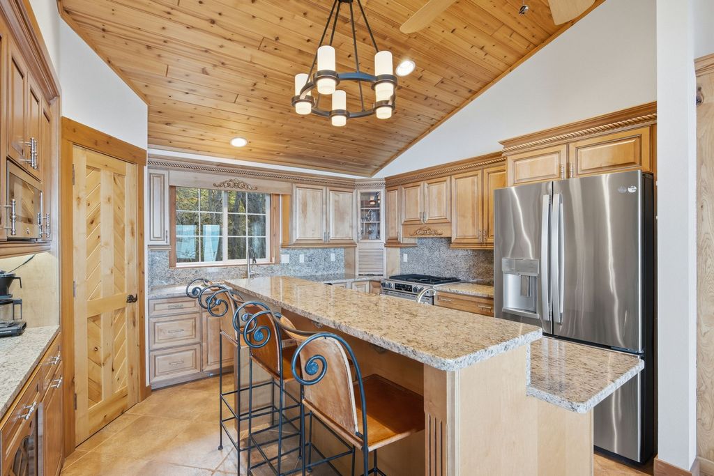 19234 Johns Lakeshore Drive, Lakeside, MT 59922 photo 22