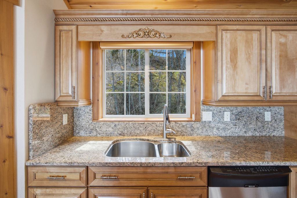 19234 Johns Lakeshore Drive, Lakeside, MT 59922 photo 26