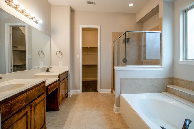 13 Center Court, Heath, TX 75032