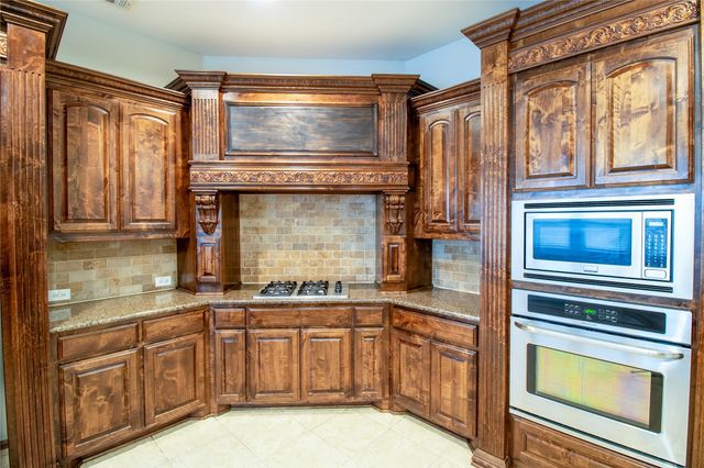 13 Center Court, Heath, TX 75032